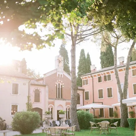Bacco D'oro Wine & Relais Mezzane di Sotto