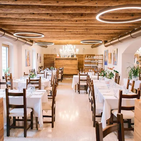 Bacco D'oro Wine & Relais Mezzane di Sotto