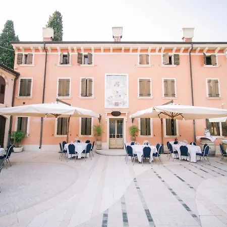 Bacco D'oro Wine & Relais Mezzane di Sotto
